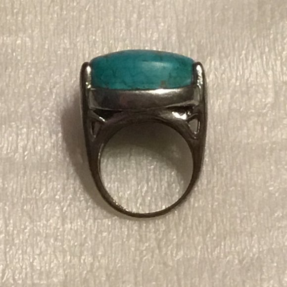 Large Turquoise stone ring - Picture 3 of 13